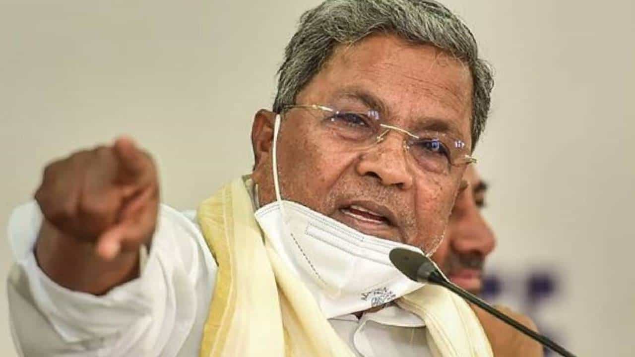 ಕೋಲಾರದಲ್ಲಿ ಮಾಜಿ ಸಿಎಂ ಸಿದ್ದರಾಮಯ್ಯ ಸ್ಪರ್ಧೆ ಹಿನ್ನಲೆ, ಮತ್ತೆ ಮುನ್ನೆಲೆಗೆ ಬಂದ ದಲಿತ ಸಿಎಂ ಕೂಗು ಕೋಲಾರದಲ್ಲಿ ಮಾಜಿ ಸಿಎಂ ಸಿದ್ದರಾಮಯ್ಯ ಸ್ಪರ್ಧೆ ಹಿನ್ನಲೆ, ಮತ್ತೆ ಮುನ್ನೆಲೆಗೆ ಬಂದ ದಲಿತ ಸಿಎಂ ಕೂಗು