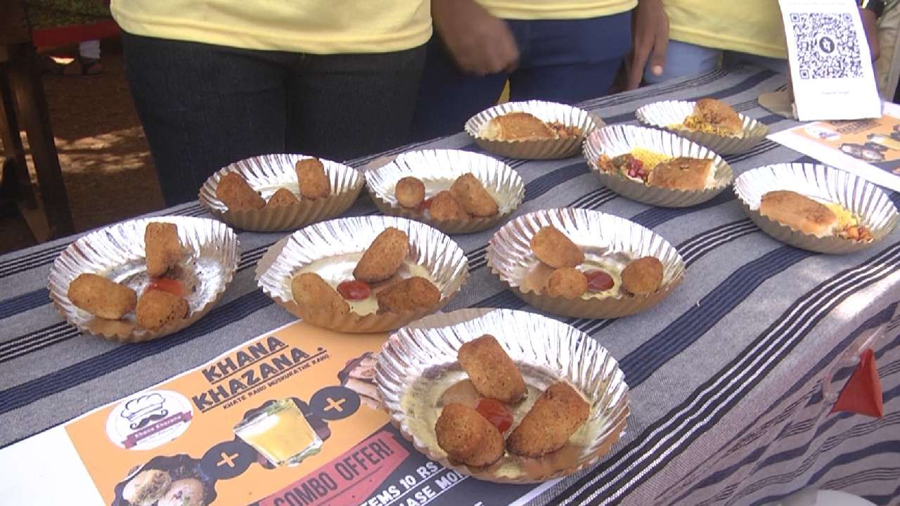Gadag ASS College food festival Students prepared variety chaats Gadag news in kannada