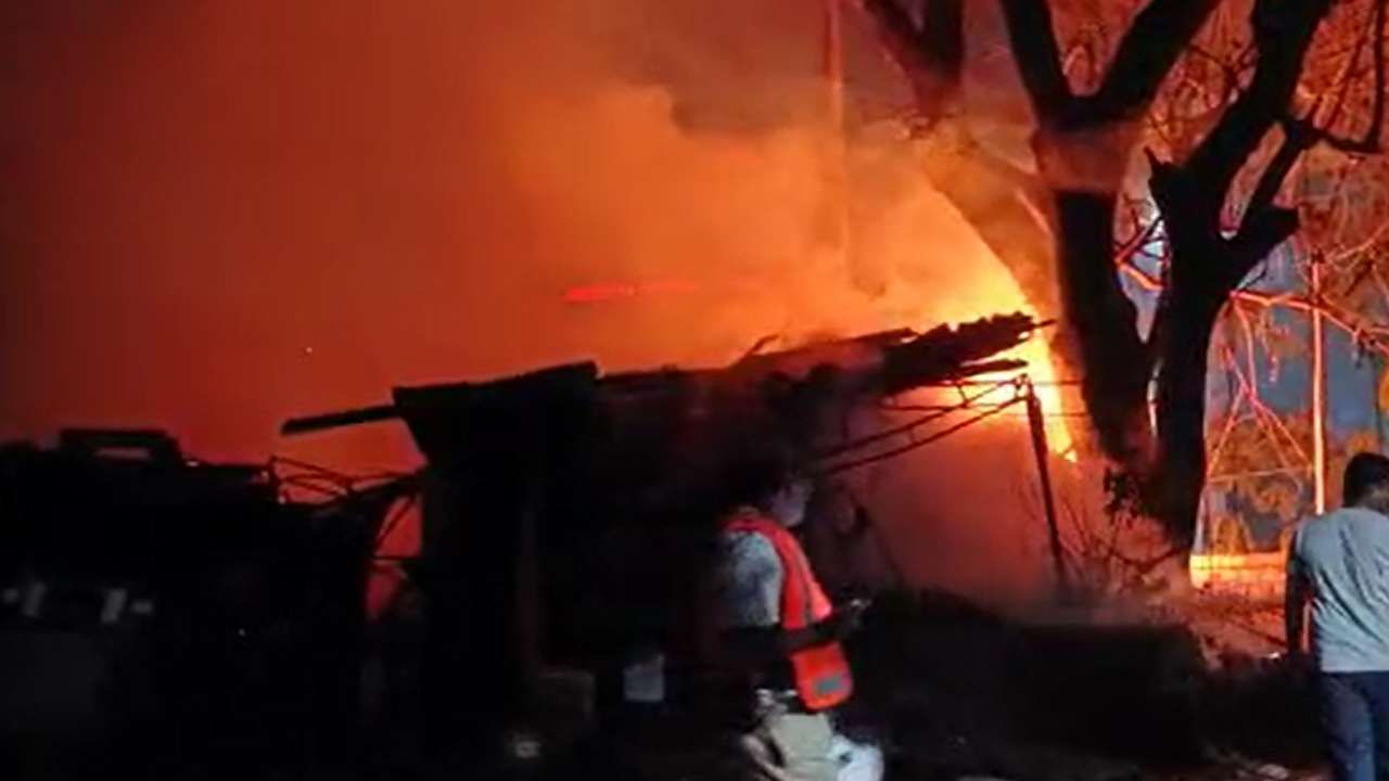 Bengaluru Fire breaks out at tea stall in Rajajinagar bengaluru news in kannada
