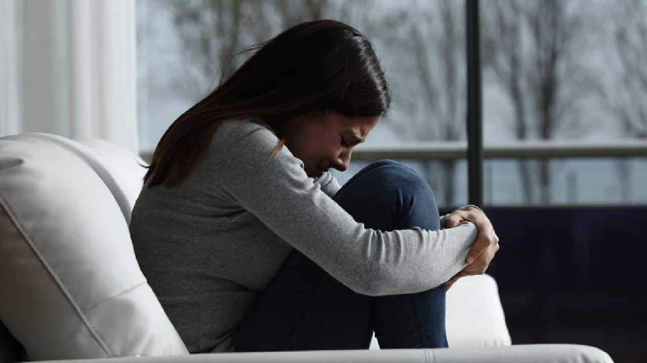 Mental Health: ಪ್ಯಾನಿಕ್ ಅಟ್ಯಾಕ್ ಸಮಸ್ಯೆಯಿಂದ ಬಳಲುತ್ತಿರುವವರಿಗೆ, ನೀವು ಈ ರೀತಿ ಸಹಾಯಮಾಡಿ Mental Health: ಪ್ಯಾನಿಕ್ ಅಟ್ಯಾಕ್ ಸಮಸ್ಯೆಯಿಂದ ಬಳಲುತ್ತಿರುವವರಿಗೆ, ನೀವು ಈ ರೀತಿ ಸಹಾಯಮಾಡಿ