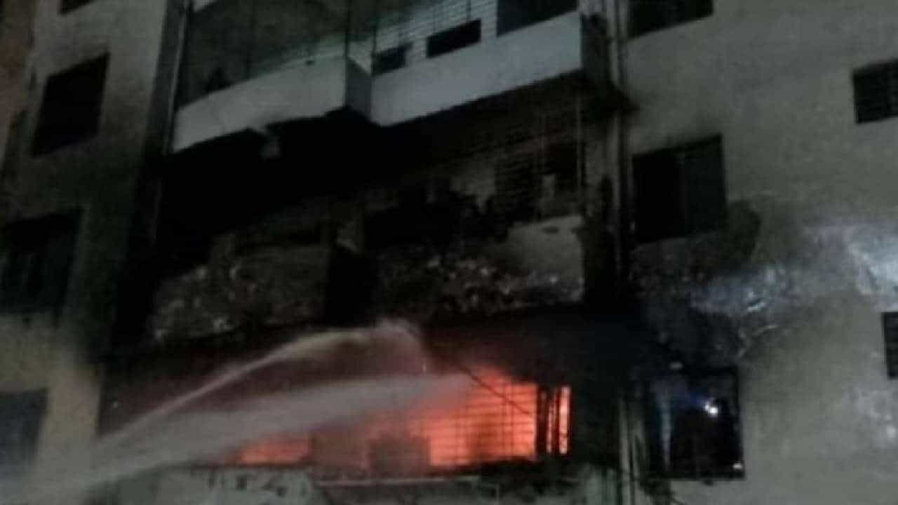 Jharkhand Fire Attack: ಜಾರ್ಖಾಂಡ್ನಲ್ಲಿ ಬೆಂಕಿ ಅವಘಡ, 14 ಸಾವು, 12 ಮಂದಿಗೆ ಗಾಯ Jharkhand Fire Attack: ಜಾರ್ಖಾಂಡ್ನಲ್ಲಿ ಬೆಂಕಿ ಅವಘಡ, 14 ಸಾವು, 12 ಮಂದಿಗೆ ಗಾಯ
