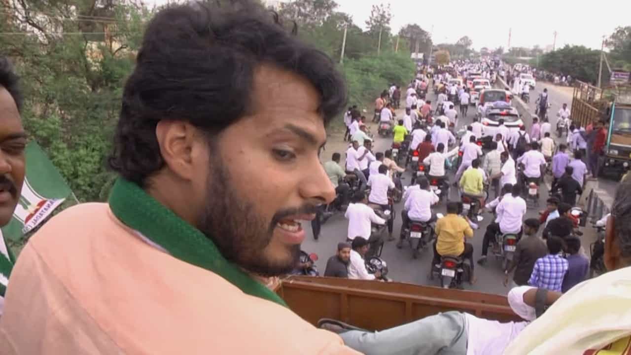 ಮಂಡ್ಯಕ್ಕೆ ಯಾರೇ ಬಂದ್ರು ಅಲ್ಲಾಡಿಸಲಾಗಲ್ಲ ಎಂದ ನಿಖಿಲ್ ಕುಮಾರಸ್ವಾಮಿ ಮಂಡ್ಯಕ್ಕೆ ಯಾರೇ ಬಂದ್ರು ಅಲ್ಲಾಡಿಸಲಾಗಲ್ಲ ಎಂದ ನಿಖಿಲ್ ಕುಮಾರಸ್ವಾಮಿ