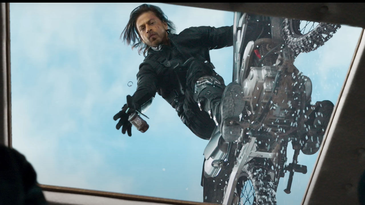 ದೀಪಿಕಾ ಪಡುಕೋಣೆ ಹಾಗೂ ಶಾರುಖ್ ಖಾನ್ ನಟನೆಯ ‘ಪಠಾಣ್’ ಚಿತ್ರ ಜನವರಿ 25ರಂದು ರಿಲೀಸ್ ಆಗಲಿದೆ. ಈ ಸಿನಿಮಾ ಬಗ್ಗೆ ಅಭಿಮಾನಿಗಳು ದೊಡ್ಡ ಮಟ್ಟದ ನಿರೀಕ್ಷೆ ಇಟ್ಟುಕೊಂಡಿದ್ದಾರೆ.