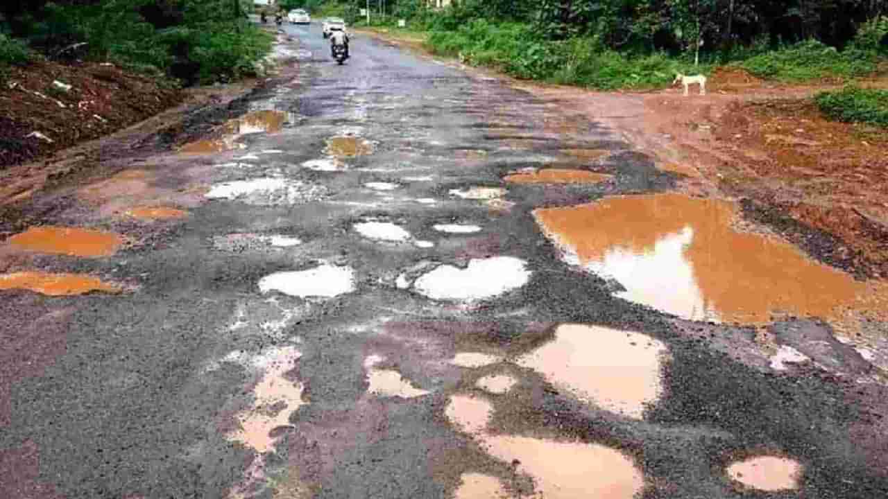 Potholes: ಬೆಂಗಳೂರಿನಲ್ಲಿ ಕಡಿಮೆಯಾಗದ ರಸ್ತೆ ಗುಂಡಿ ಅವಾಂತರ: ಫಿಕ್ಸ್ ಮೈ ಸ್ಟ್ರೀಟ್ ಆ್ಯಪ್​ನಲ್ಲಿ ಸಾರ್ವಜನಿಕರಿಂದ ಸಾವಿರಾರು ಕೇಸ್​ ದಾಖಲು