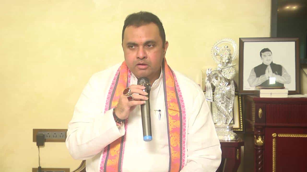 ಸಿದ್ದರಾಮಯ್ಯ ಸಾಲುಸಾಲು 7 ಬಾರಿ ಪಕ್ಷ ಬದಲಿಸಿದ್ದಾರೆ, ನನ್ನ ತಂದೆ ತಮ್ಮ ಹಣದಿಂದ ಕಾಂಗ್ರೆಸ್ ಪಕ್ಷವನ್ನು ಕಟ್ಟಿದವರು -ಪ್ರಮೋದ್ ಮಧ್ವರಾಜ್ ಸಿದ್ದರಾಮಯ್ಯ ಸಾಲುಸಾಲು 7 ಬಾರಿ ಪಕ್ಷ ಬದಲಿಸಿದ್ದಾರೆ, ನನ್ನ ತಂದೆ ತಮ್ಮ ಹಣದಿಂದ ಕಾಂಗ್ರೆಸ್ ಪಕ್ಷವನ್ನು ಕಟ್ಟಿದವರು -ಪ್ರಮೋದ್ ಮಧ್ವರಾಜ್