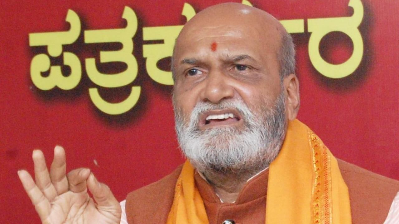 1 ವಾರದಲ್ಲಿ ಮಸೀದಿ ನೆಲಸಮ ಮಾಡ್ಬೇಕು, ಇಲ್ಲದಿದ್ರೆ ಶ್ರೀರಾಮಸೇನೆ ನುಗ್ಗುತ್ತೆ: ಬೆಳಗಾವಿ ಪಾಲಿಕೆ ಆಯುಕ್ತರಿಗೆ ಮುತಾಲಿಕ್ ಎಚ್ಚರಿಕೆ 1 ವಾರದಲ್ಲಿ ಮಸೀದಿ ನೆಲಸಮ ಮಾಡ್ಬೇಕು, ಇಲ್ಲದಿದ್ರೆ ಶ್ರೀರಾಮಸೇನೆ ನುಗ್ಗುತ್ತೆ: ಬೆಳಗಾವಿ ಪಾಲಿಕೆ ಆಯುಕ್ತರಿಗೆ ಮುತಾಲಿಕ್ ಎಚ್ಚರಿಕೆ