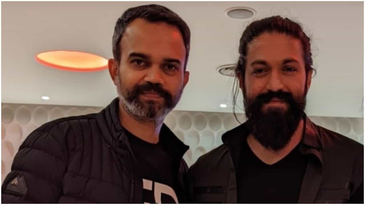Prashanth Neel: ಉರ್ದು ಭಾಷೆಯಲ್ಲಿ ಯಶ್ ಹುಟ್ಟುಹಬ್ಬಕ್ಕೆ ವಿಶ್ ಮಾಡಿದ ಪ್ರಶಾಂತ್ ನೀಲ್; ಕನ್ನಡಿಗರು ಗರಂ Prashanth Neel: ಉರ್ದು ಭಾಷೆಯಲ್ಲಿ ಯಶ್ ಹುಟ್ಟುಹಬ್ಬಕ್ಕೆ ವಿಶ್ ಮಾಡಿದ ಪ್ರಶಾಂತ್ ನೀಲ್; ಕನ್ನಡಿಗರು ಗರಂ