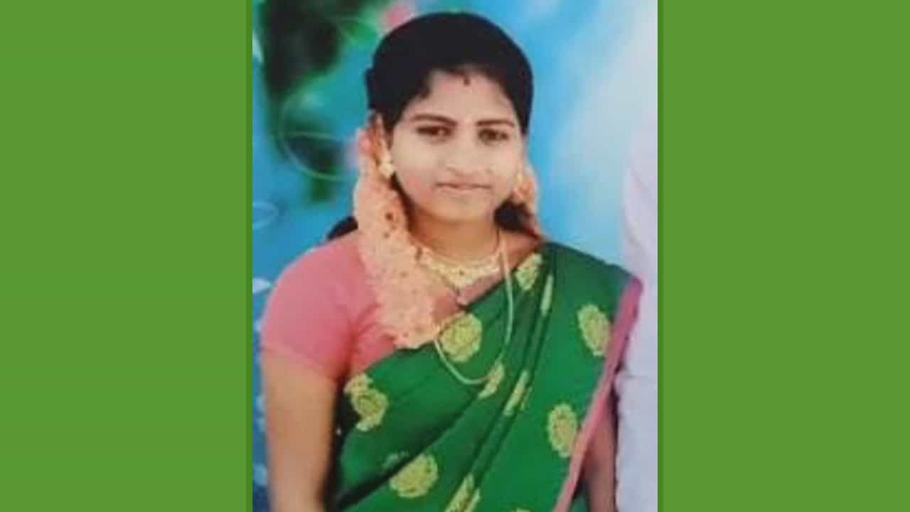 ವೈದ್ಯರಿಲ್ಲದೆ ಶಿಡ್ಲಘಟ್ಟ ಸರ್ಕಾರಿ ಆಸ್ಪತ್ರೆಯಲ್ಲಿ ದಾದಿಯರಿಂದ ಬಲವಂತದ ಸಹಜ ಹೆರಿಗೆ; ಮಗುವನ್ನು ಬಿಟ್ಟು ಬಾಣಂತಿ ಸಾವು ವೈದ್ಯರಿಲ್ಲದೆ ಶಿಡ್ಲಘಟ್ಟ ಸರ್ಕಾರಿ ಆಸ್ಪತ್ರೆಯಲ್ಲಿ ದಾದಿಯರಿಂದ ಬಲವಂತದ ಸಹಜ ಹೆರಿಗೆ; ಮಗುವನ್ನು ಬಿಟ್ಟು ಬಾಣಂತಿ ಸಾವು