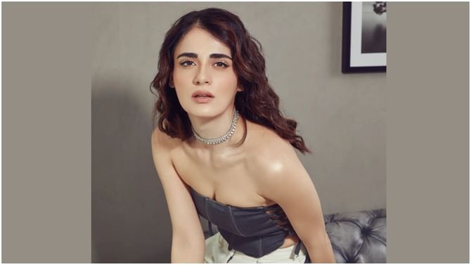 Radhika Madan: ಧಾರಾವಾಹಿಗಳಿಂದ ಫೇಮಸ್ ಆದ ಬಳಿಕ ಕಿರುತೆರೆ ಬಗ್ಗೆಯೇ ಕಟು ಟೀಕೆ ಮಾಡಿದ ರಾಧಿಕಾ ಮದನ್ Radhika Madan: ಧಾರಾವಾಹಿಗಳಿಂದ ಫೇಮಸ್ ಆದ ಬಳಿಕ ಕಿರುತೆರೆ ಬಗ್ಗೆಯೇ ಕಟು ಟೀಕೆ ಮಾಡಿದ ರಾಧಿಕಾ ಮದನ್