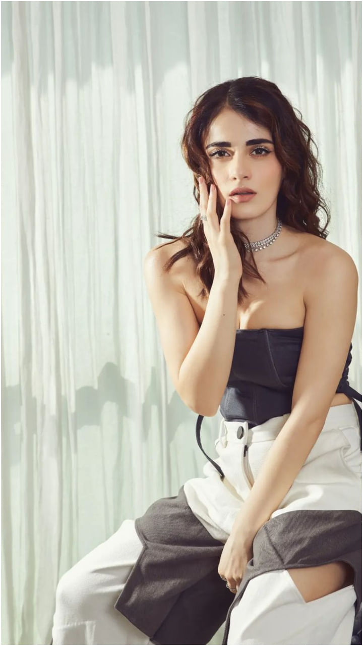 Radhika Madan(2)