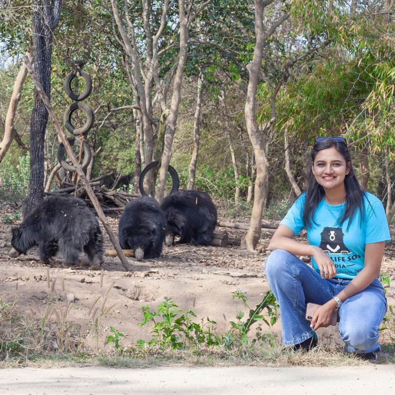 ನಟಿ ರಂಜನಿ ರಾಘವನ್ ಅವರು ಬಣ್ಣದ ಲೋಕದ ಕೆಲಸಗಳ ಜತೆ ಸಾಮಾಜಿಕ ಕೆಲಸಗಳಲ್ಲೂ ತೊಡಗಿಕೊಂಡಿದ್ದಾರೆ. ಕಥೆ-ಕಾದಂಬರಿಯನ್ನೂ ಬರೆಯುತ್ತಾರೆ ಅವರು. ಈಗ ಅವರು ಕರಡಿಗಳ ಜತೆ ಸಮಯ ಕಳೆದಿದ್ದಾರೆ.