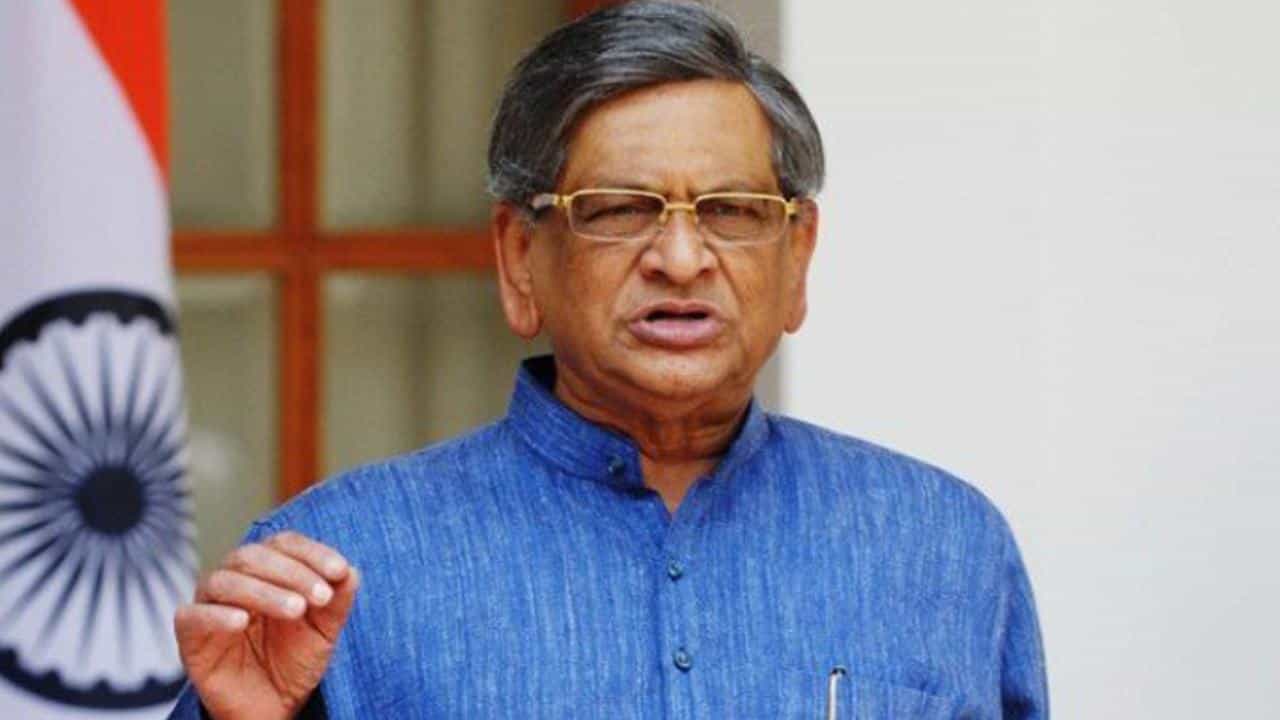 S.M Krishna: ರಾಜಕೀಯದಿಂದ ನಿವೃತ್ತಿ ಪಡೆಯುತ್ತಿದ್ದೇನೆ, ಹೈಕಮಾಂಡ್ ಗಮನಕ್ಕೆ ತರುವ ಅವಶ್ಯಕತೆಯೇ ಇಲ್ಲ: ಎಸ್.ಎಂ.ಕೃಷ್ಣ ಘೋಷಣೆ S.M Krishna: ರಾಜಕೀಯದಿಂದ ನಿವೃತ್ತಿ ಪಡೆಯುತ್ತಿದ್ದೇನೆ, ಹೈಕಮಾಂಡ್ ಗಮನಕ್ಕೆ ತರುವ ಅವಶ್ಯಕತೆಯೇ ಇಲ್ಲ: ಎಸ್.ಎಂ.ಕೃಷ್ಣ ಘೋಷಣೆ