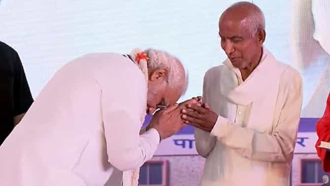 ಮೈಸೂರಿನಲ್ಲಿ ನಡೆದ ಸುತ್ತೂರು ಮಠದ ಕಾರ್ಯಕ್ರಮದಲ್ಲಿ ಪ್ರಧಾನಿ ಮೋದಿಯನ್ನು ಹೊಗಳಿ ಭಾಷಣ ಮಾಡಿದ್ದ ಸಿದ್ದೇಶ್ವರ ಸ್ವಾಮೀಜಿ