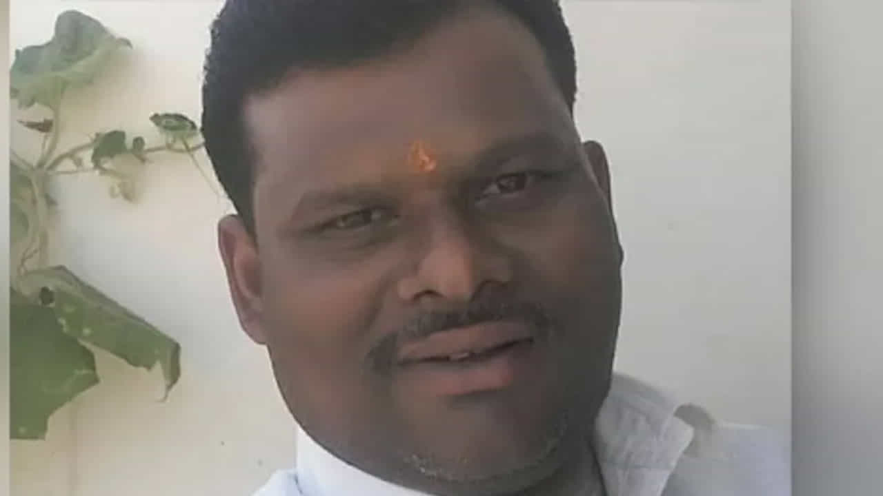 ಮಕ್ಕಳ ಅನಾರೋಗ್ಯದ ಬಗ್ಗೆ ಟ್ವೀಟ್ ಮಾಡಿದ ನಂತರ ಮಾಜಿ ಬಿಜೆಪಿ ಕಾರ್ಪೊರೇಟರ್ ಕುಟುಂಬ ಆತ್ಮಹತ್ಯೆ ಮಕ್ಕಳ ಅನಾರೋಗ್ಯದ ಬಗ್ಗೆ ಟ್ವೀಟ್ ಮಾಡಿದ ನಂತರ ಮಾಜಿ ಬಿಜೆಪಿ ಕಾರ್ಪೊರೇಟರ್ ಕುಟುಂಬ ಆತ್ಮಹತ್ಯೆ