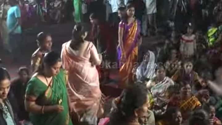 Assembly Polls: ಬೆಳಗಾವಿ ಗ್ರಾಮೀಣ ಮತಕ್ಷೇತ್ರದಲ್ಲಿ ಚುನಾವಣೆ ದಿನಾಂಕ ಪ್ರಕಟವಾಗುವ ಮೊದಲೇ ಗಿಫ್ಟ್ಗಳ ವಿತರಣೆ! Assembly Polls: ಬೆಳಗಾವಿ ಗ್ರಾಮೀಣ ಮತಕ್ಷೇತ್ರದಲ್ಲಿ ಚುನಾವಣೆ ದಿನಾಂಕ ಪ್ರಕಟವಾಗುವ ಮೊದಲೇ ಗಿಫ್ಟ್ಗಳ ವಿತರಣೆ!