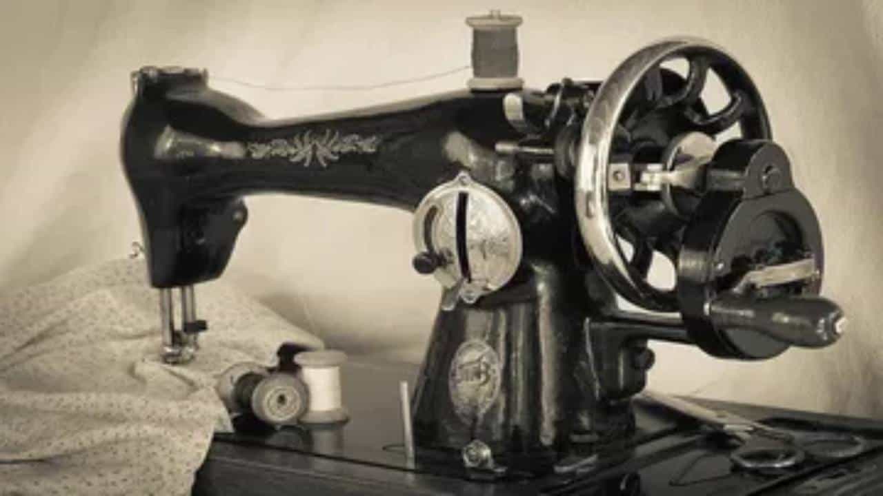 Free Sewing Machine Scheme 2023; ಬಡ ಮಹಿಳೆಯರಿಗೆ ಸಿಗಲಿದೆ ಉಚಿತ ಹೊಲಿಗೆ ಯಂತ್ರ; ಹೀಗೆ ಅರ್ಜಿ ಸಲ್ಲಿಸಿ Free Sewing Machine Scheme 2023; ಬಡ ಮಹಿಳೆಯರಿಗೆ ಸಿಗಲಿದೆ ಉಚಿತ ಹೊಲಿಗೆ ಯಂತ್ರ; ಹೀಗೆ ಅರ್ಜಿ ಸಲ್ಲಿಸಿ