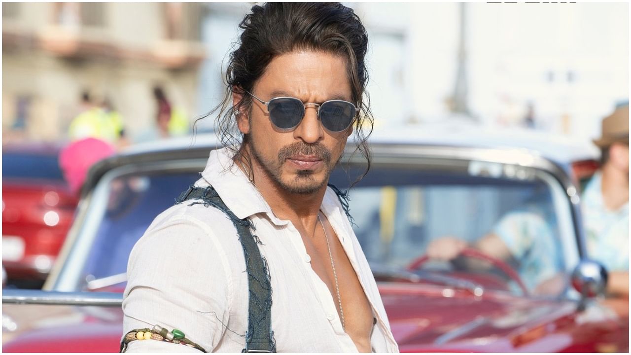 Shah Rukh Khan: ಎಷ್ಟೇ ವಿರೋಧ ಬಂದ್ರೂ ಜಗ್ಗದ ಶಾರುಖ್ ಖಾನ್; ‘ಪಠಾಣ್’ ಟೈಟಲ್ ಬದಲಾಗಬೇಕು ಎಂದವರಿಗೆ ಇಲ್ಲಿದೆ ಉತ್ತರ Shah Rukh Khan: ಎಷ್ಟೇ ವಿರೋಧ ಬಂದ್ರೂ ಜಗ್ಗದ ಶಾರುಖ್ ಖಾನ್; ‘ಪಠಾಣ್’ ಟೈಟಲ್ ಬದಲಾಗಬೇಕು ಎಂದವರಿಗೆ ಇಲ್ಲಿದೆ ಉತ್ತರ