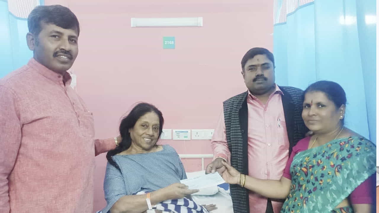 ಕ್ಯಾನ್ಸರ್ ಚಿಕಿತ್ಸೆಗಾಗಿ ಬೆಂಗಳೂರಿನ ಆಸ್ಪತ್ರೆಗೆ ದಾಖಲಾದ ಹಿರಿಯ ನಟಿ ಶೈಲಶ್ರೀ ಕ್ಯಾನ್ಸರ್ ಚಿಕಿತ್ಸೆಗಾಗಿ ಬೆಂಗಳೂರಿನ ಆಸ್ಪತ್ರೆಗೆ ದಾಖಲಾದ ಹಿರಿಯ ನಟಿ ಶೈಲಶ್ರೀ