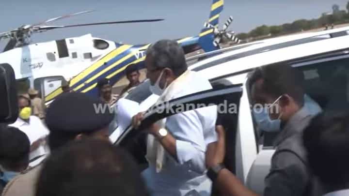 ಜ್ಞಾನಯೋಗಾಶ್ರಮದ ಶ್ರೀ ಸಿದ್ದೇಶ್ವರ ಸ್ವಾಮೀಜಿಗಳ ಆರೋಗ್ಯ ವಿಚಾರಿಸಲು ವಿಜಯಪುರಕ್ಕೆ ಆಗಮಿಸಿದ ಸಿದ್ದರಾಮಯ್ಯ ಜ್ಞಾನಯೋಗಾಶ್ರಮದ ಶ್ರೀ ಸಿದ್ದೇಶ್ವರ ಸ್ವಾಮೀಜಿಗಳ ಆರೋಗ್ಯ ವಿಚಾರಿಸಲು ವಿಜಯಪುರಕ್ಕೆ ಆಗಮಿಸಿದ ಸಿದ್ದರಾಮಯ್ಯ