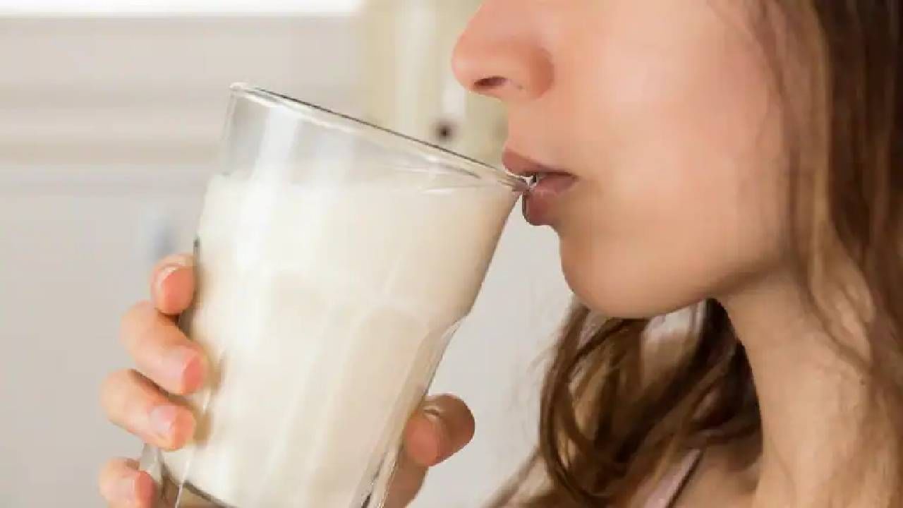 Side Effects of Milk: ನೀವು ಕುಡಿಯುವ ಹಾಲು ಆರೋಗ್ಯ ಸಮಸ್ಯೆಗಳಿಗೆ ಕಾರಣವಾಗಬಹುದು Side Effects of Milk: ನೀವು ಕುಡಿಯುವ ಹಾಲು ಆರೋಗ್ಯ ಸಮಸ್ಯೆಗಳಿಗೆ ಕಾರಣವಾಗಬಹುದು