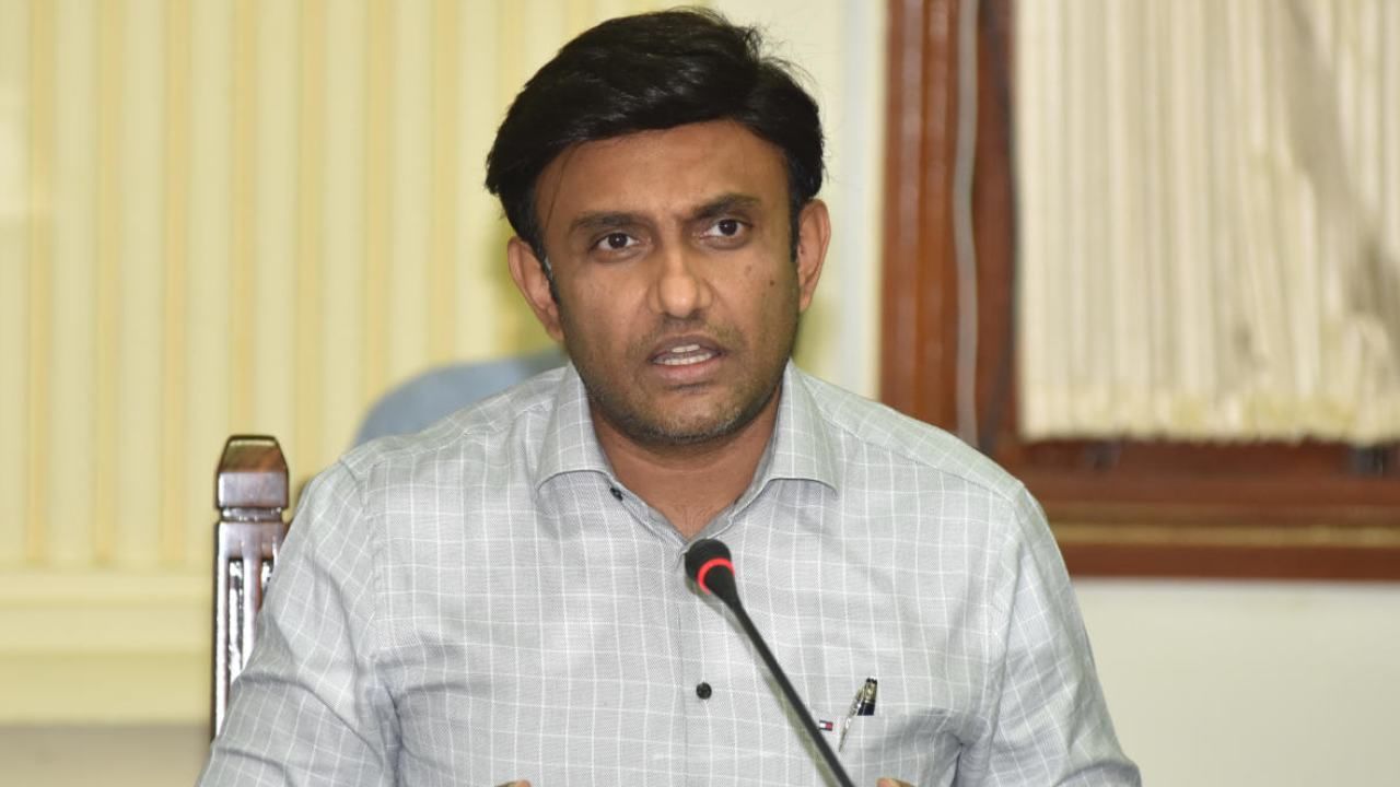 ಕೋವಿಡ್ ಸಂದರ್ಭದಲ್ಲಿ ಹಗರಣ ಆರೋಪ, ಸಾಬೀತಾದ್ರೆ ನನ್ನನ್ನು ಪಬ್ಲಿಕ್ನಲ್ಲಿ ನೇಣು ಹಾಕಿ- ಸಚಿವ ಸುಧಾಕರ್ ಕೋವಿಡ್ ಸಂದರ್ಭದಲ್ಲಿ ಹಗರಣ ಆರೋಪ, ಸಾಬೀತಾದ್ರೆ ನನ್ನನ್ನು ಪಬ್ಲಿಕ್ನಲ್ಲಿ ನೇಣು ಹಾಕಿ- ಸಚಿವ ಸುಧಾಕರ್