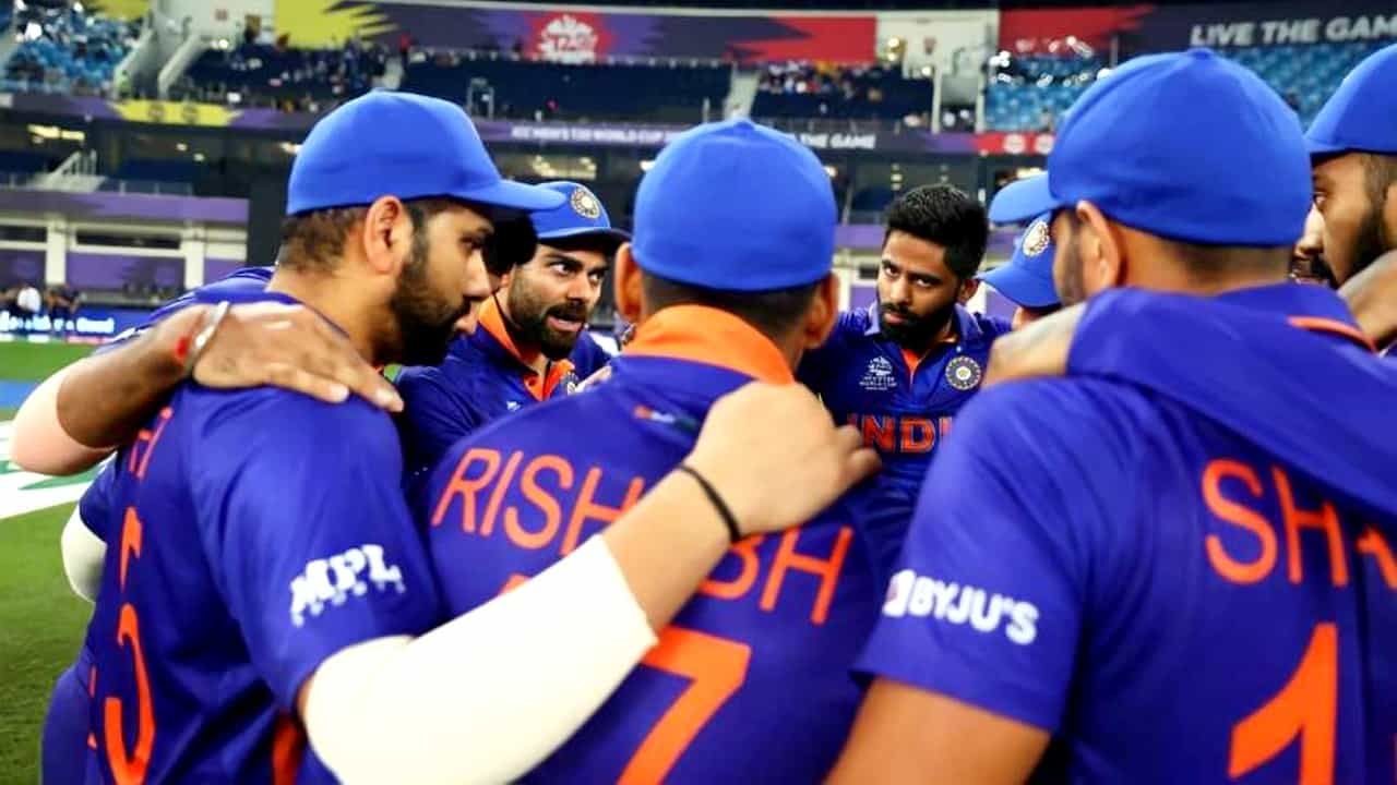 IND vs NZ: ಟೀಮ್ ಇಂಡಿಯಾ ಪ್ಲೇಯಿಂಗ್ ಇಲೆವೆನ್ನಲ್ಲಿ ಮಹತ್ವದ ಬದಲಾವಣೆ IND vs NZ: ಟೀಮ್ ಇಂಡಿಯಾ ಪ್ಲೇಯಿಂಗ್ ಇಲೆವೆನ್ನಲ್ಲಿ ಮಹತ್ವದ ಬದಲಾವಣೆ