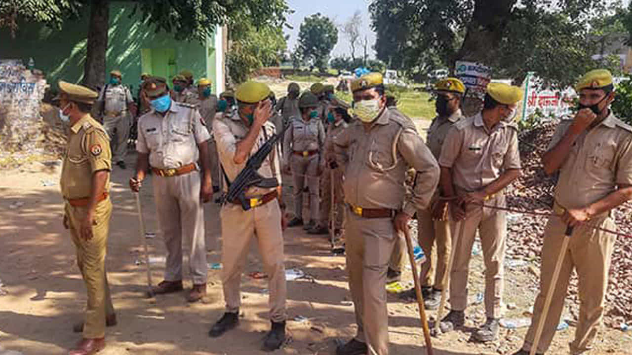 ಉತ್ತರ ಪ್ರದೇಶ: 15 ವರ್ಷದ ಬಾಲಕಿಯನ್ನು ಅಪಹರಿಸಿ ಒಂದು ತಿಂಗಳ ಕಾಲ ಅತ್ಯಾಚಾರವೆಸಗಿದ 17ರ ಬಾಲಕ ಉತ್ತರ ಪ್ರದೇಶ: 15 ವರ್ಷದ ಬಾಲಕಿಯನ್ನು ಅಪಹರಿಸಿ ಒಂದು ತಿಂಗಳ ಕಾಲ ಅತ್ಯಾಚಾರವೆಸಗಿದ 17ರ ಬಾಲಕ