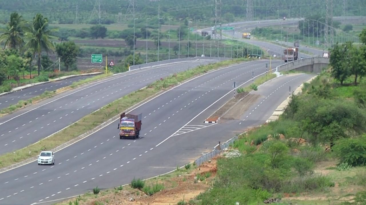 ಎಕ್ಸ್‌ಪ್ರೆಸ್‌ ವೇನಲ್ಲಿ ಆಟೊ, ಟ್ರ್ಯಾಕ್ಟರ್, ಎತ್ತಿನಗಾಡಿ, 200 ಸಿ.ಸಿ.ಗಿಂತ ಕಡಿಮೆ ಸಾಮರ್ಥ್ಯದ ಬೈಕ್‌ಗಳಿಗೆ ಪ್ರವೇಶ ನಿರ್ಬಂಧಿಸಲು ಹೆದ್ದಾರಿ ಪ್ರಾಧಿಕಾರ ಚಿಂತಿಸಿದೆ.