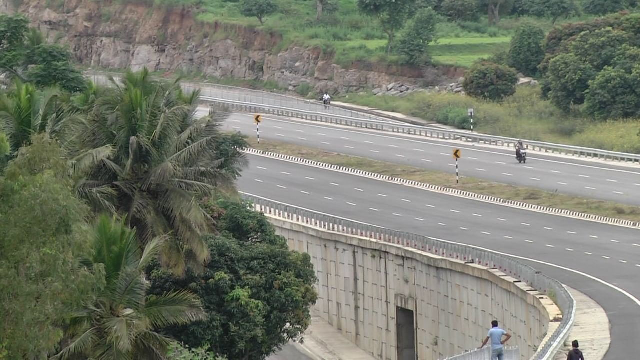 ಪ್ರತಿ ಎರಡು ಕಿ.ಮೀ. ಗೆ ಒಂದು ಸಿಸಿಟಿವಿ ಕ್ಯಾಮೆರಾ ಕಣ್ಗಾವಲು ಇರಲಿದೆ. ಪ್ರತಿ 5 ಕಿ.ಮೀ. ಗೆ ಕ್ಲೋಸ್ಡ್​​ ಯೂಟರ್ನ್‌ ಸಿಗಲಿದೆ. 