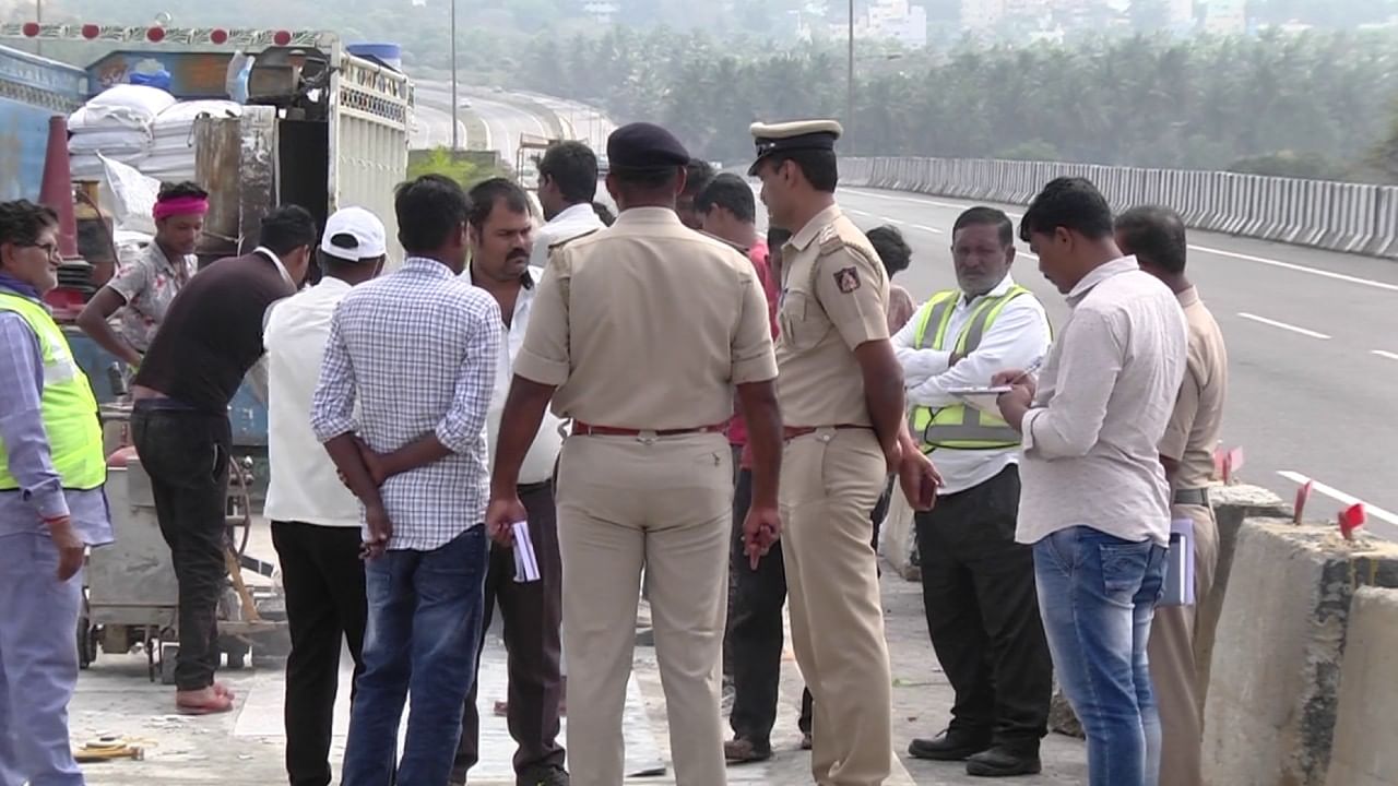 ಬೆಂಗಳೂರು-ಮೈಸೂರು ಹತ್ತು ಪಥಗಳ ಹೆದ್ದಾರಿಯನ್ನು ಫೆಬ್ರವರಿ ಅಂತ್ಯ ಇಲ್ಲವೇ ಮಾರ್ಚ್‌ನಲ್ಲಿ ಪ್ರಧಾನಿ ನರೇಂದ್ರ ಮೋದಿ ಉದ್ಘಾಟಿಸುವ ನಿರೀಕ್ಷೆ ಇದೆ ಎಂದು ರಾಮನಗರ ಎಸ್ ಪಿ ಸಂತೋಷ್ ಬಾಬು  ಕೆ ತಿಳಿಸಿದ್ದಾರೆ. 