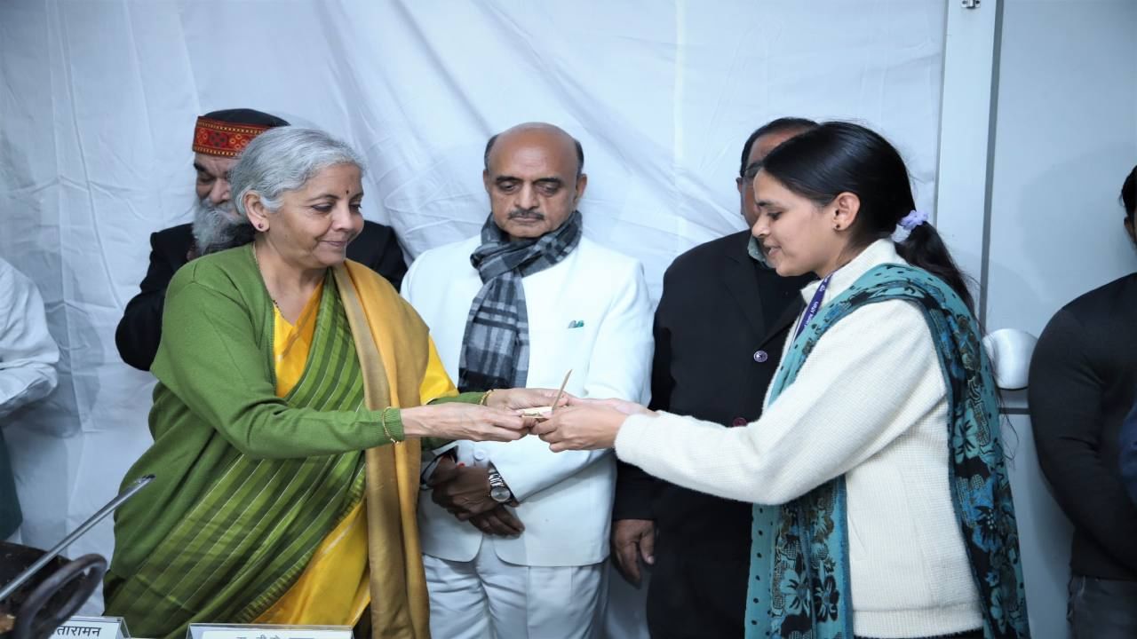 Budget 2023 Halwa Ceremony Finance Minister Nirmala Sitharaman distributed halwa to members of Budget Press along with other staff of the ministry