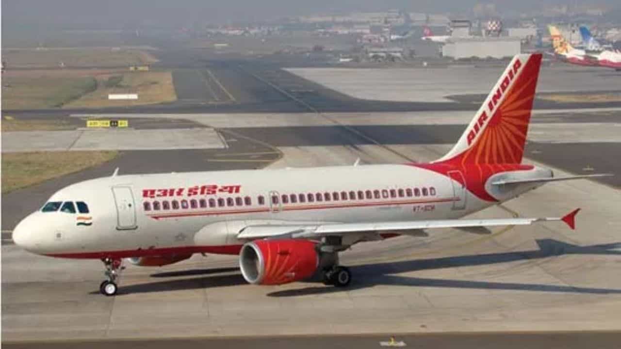 Air India Flight: ಏರ್ ಇಂಡಿಯಾ ವಿಮಾನದಲ್ಲಿ ಮಹಿಳೆ ಮೇಲೆ ಮೂತ್ರ ವಿಸರ್ಜಿಸಿದ ಕುಡುಕ ಪ್ರಯಾಣಿಕ Air India Flight: ಏರ್ ಇಂಡಿಯಾ ವಿಮಾನದಲ್ಲಿ ಮಹಿಳೆ ಮೇಲೆ ಮೂತ್ರ ವಿಸರ್ಜಿಸಿದ ಕುಡುಕ ಪ್ರಯಾಣಿಕ