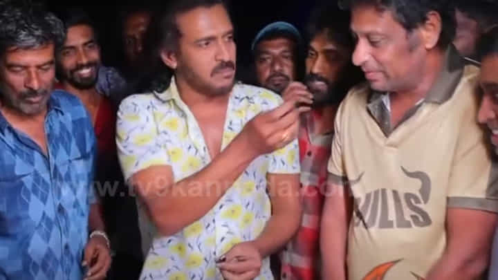 ಉಪೇಂದ್ರ ನಿರ್ದೇಶನದ ‘ಎ’ ಚಿತ್ರಕ್ಕೆ 25 ವರ್ಷ; ‘ಯುಐ’ ಸೆಟ್ನಲ್ಲಿ ಅದ್ದೂರಿ ಸೆಲೆಬ್ರೇಷನ್ ಉಪೇಂದ್ರ ನಿರ್ದೇಶನದ ‘ಎ’ ಚಿತ್ರಕ್ಕೆ 25 ವರ್ಷ; ‘ಯುಐ’ ಸೆಟ್ನಲ್ಲಿ ಅದ್ದೂರಿ ಸೆಲೆಬ್ರೇಷನ್