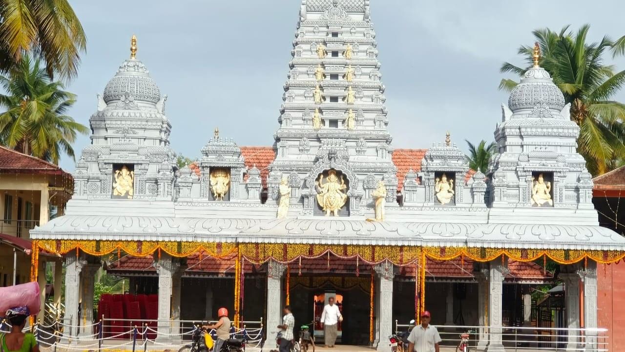 ಫೆ 27 ರಿಂದ ಉಪ್ಪುಂದ ಶ್ರೀ ದುರ್ಗಾಪರಮೇಶ್ವರಿ ದೇಗುಲ ಬ್ರಹ್ಮಕಲಶೋತ್ಸವ : 25 ವರ್ಷಗಳ ನಂತರ ಭಕ್ತರ ಪಾಲಿಗೆ ಬಂದಿದೆ ಸುವರ್ಣ ಘಳಿಗೆ ಫೆ 27 ರಿಂದ ಉಪ್ಪುಂದ ಶ್ರೀ ದುರ್ಗಾಪರಮೇಶ್ವರಿ ದೇಗುಲ ಬ್ರಹ್ಮಕಲಶೋತ್ಸವ : 25 ವರ್ಷಗಳ ನಂತರ ಭಕ್ತರ ಪಾಲಿಗೆ ಬಂದಿದೆ ಸುವರ್ಣ ಘಳಿಗೆ