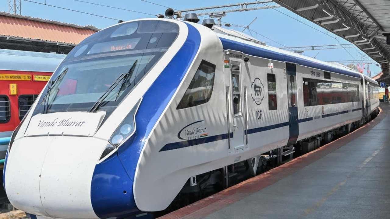 Vande Bharat Express: ಬೆಂಗಳೂರಿಗೆ ಶೀಘ್ರ ಮತ್ತೊಂದು ವಂದೇ ಭಾರತ್ ರೈಲು: ಬೆಂಗಳೂರಿನಿಂದ ಹೈದರಾಬಾದ್​ಗೆ ಸಂಚಾರ