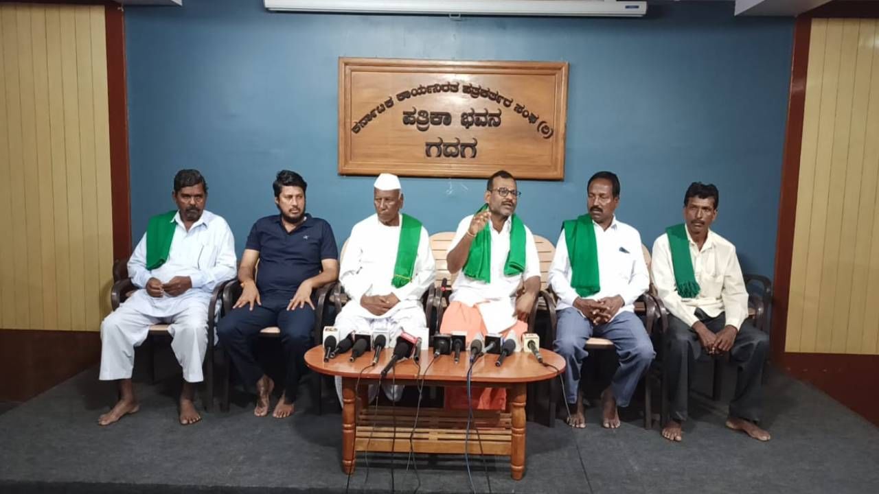 ಕಳಸಾ ಬಂಡೂರಿ ಯೋಜನೆ: ಸಿಸಿ ಪಾಟೀಲ್ ಹೇಳಿಕೆಗೆ ಆಕ್ರೋಶ, ಮಾನನಷ್ಟ ಮೊಕದ್ದಮೆ ಹೂಡುತ್ತೇನೆ ಎಂದ ವೀರೇಶ ಸೊಬರದಮಠ ಕಳಸಾ ಬಂಡೂರಿ ಯೋಜನೆ: ಸಿಸಿ ಪಾಟೀಲ್ ಹೇಳಿಕೆಗೆ ಆಕ್ರೋಶ, ಮಾನನಷ್ಟ ಮೊಕದ್ದಮೆ ಹೂಡುತ್ತೇನೆ ಎಂದ ವೀರೇಶ ಸೊಬರದಮಠ