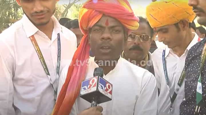 National Youth Festival: ಧಾರವಾಡ ಕೃಷಿ ವಿಶ್ವವಿದ್ಯಾಲಯದ ಅವರಣದಲ್ಲಿ ಬೇರೆ ಬೇರೆ ರಾಜ್ಯಗಳ ಯುವಕ-ಯುವತಿಯರು National Youth Festival: ಧಾರವಾಡ ಕೃಷಿ ವಿಶ್ವವಿದ್ಯಾಲಯದ ಅವರಣದಲ್ಲಿ ಬೇರೆ ಬೇರೆ ರಾಜ್ಯಗಳ ಯುವಕ-ಯುವತಿಯರು
