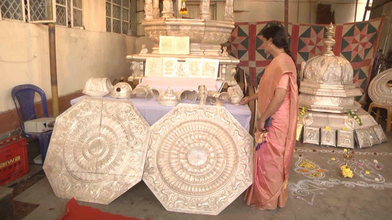 Chamarajanagara: ಶೀಘ್ರದಲ್ಲಿಯೇ ಮಲೈಮಹದೇಶ್ವರ ಬೆಟ್ಟದ ಮಾದಪ್ಪನಿಗೆ 530 ಕೆ.ಜಿ ತೂಕದ ಬೆಳ್ಳಿ ರಥ Chamarajanagara: ಶೀಘ್ರದಲ್ಲಿಯೇ ಮಲೈಮಹದೇಶ್ವರ ಬೆಟ್ಟದ ಮಾದಪ್ಪನಿಗೆ 530 ಕೆ.ಜಿ ತೂಕದ ಬೆಳ್ಳಿ ರಥ