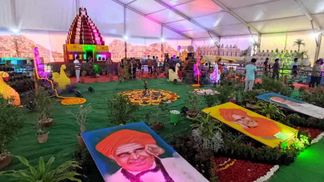 Hampi Utsav 2023: ಮನ ಸೆಳೆಯುತ್ತಿರುವ ಹಂಪಿ ಉತ್ಸವ: ಜಿಲ್ಲೆಯ ಜೀವ ವೈವಿಧ್ಯತೆ ಅನಾವರಣ Hampi Utsav 2023: ಮನ ಸೆಳೆಯುತ್ತಿರುವ ಹಂಪಿ ಉತ್ಸವ: ಜಿಲ್ಲೆಯ ಜೀವ ವೈವಿಧ್ಯತೆ ಅನಾವರಣ
