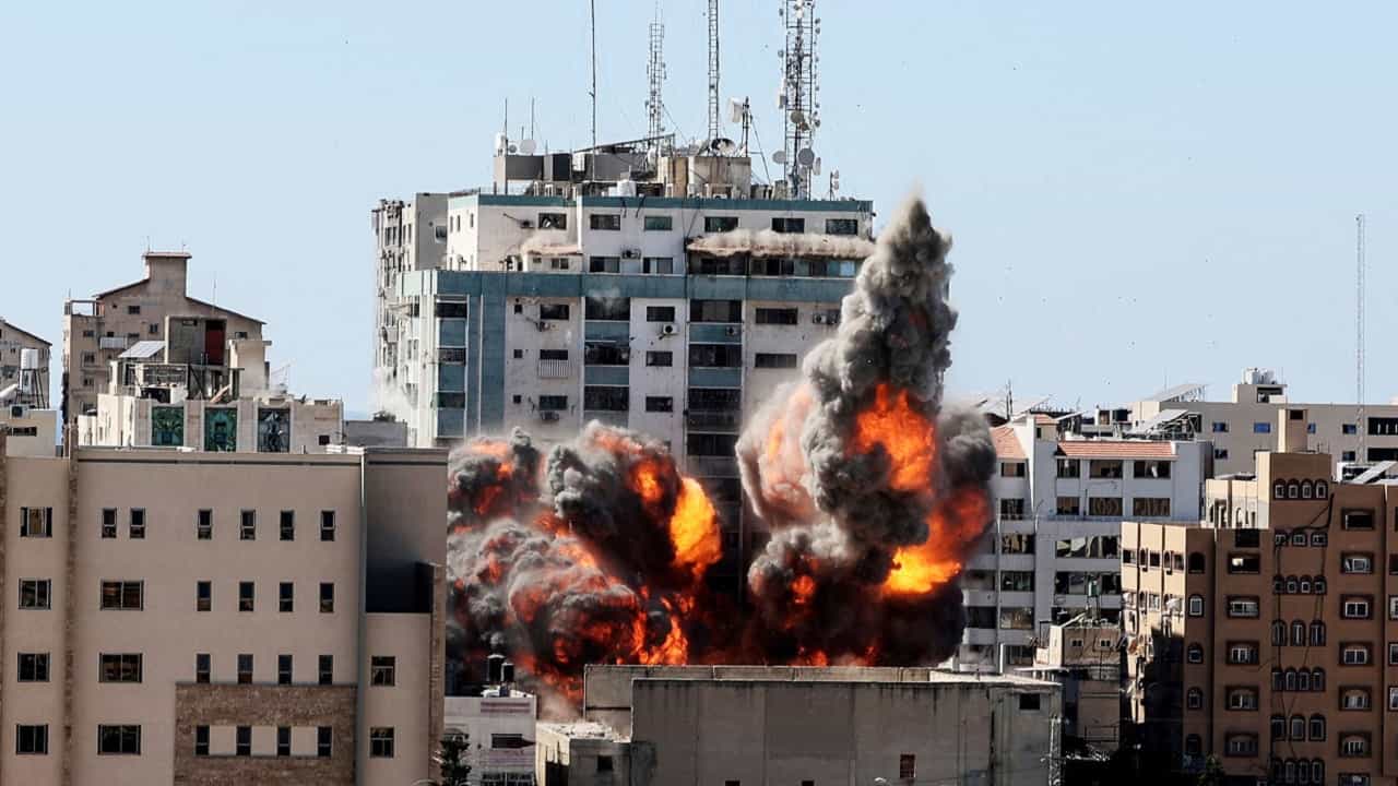 Israel Attack: ಉಗ್ರರಿಂದ ರಾಕೆಟ್ ದಾಳಿ; ಇಸ್ರೇಲ್ ತೀವ್ರ ಪ್ರತಿದಾಳಿ Israel Attack: ಉಗ್ರರಿಂದ ರಾಕೆಟ್ ದಾಳಿ; ಇಸ್ರೇಲ್ ತೀವ್ರ ಪ್ರತಿದಾಳಿ