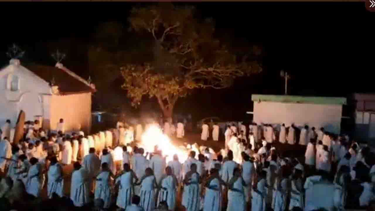 ನೀಲಗಿರಿ ಬೆಟ್ಟಗಳಲ್ಲಿರುವ ಕೋಟಾ ಬುಡಕಟ್ಟು ಜನರ ಹೊಸ ವರ್ಷಾಚರಣೆ ಸಂಭ್ರಮ ನೀಲಗಿರಿ ಬೆಟ್ಟಗಳಲ್ಲಿರುವ ಕೋಟಾ ಬುಡಕಟ್ಟು ಜನರ ಹೊಸ ವರ್ಷಾಚರಣೆ ಸಂಭ್ರಮ