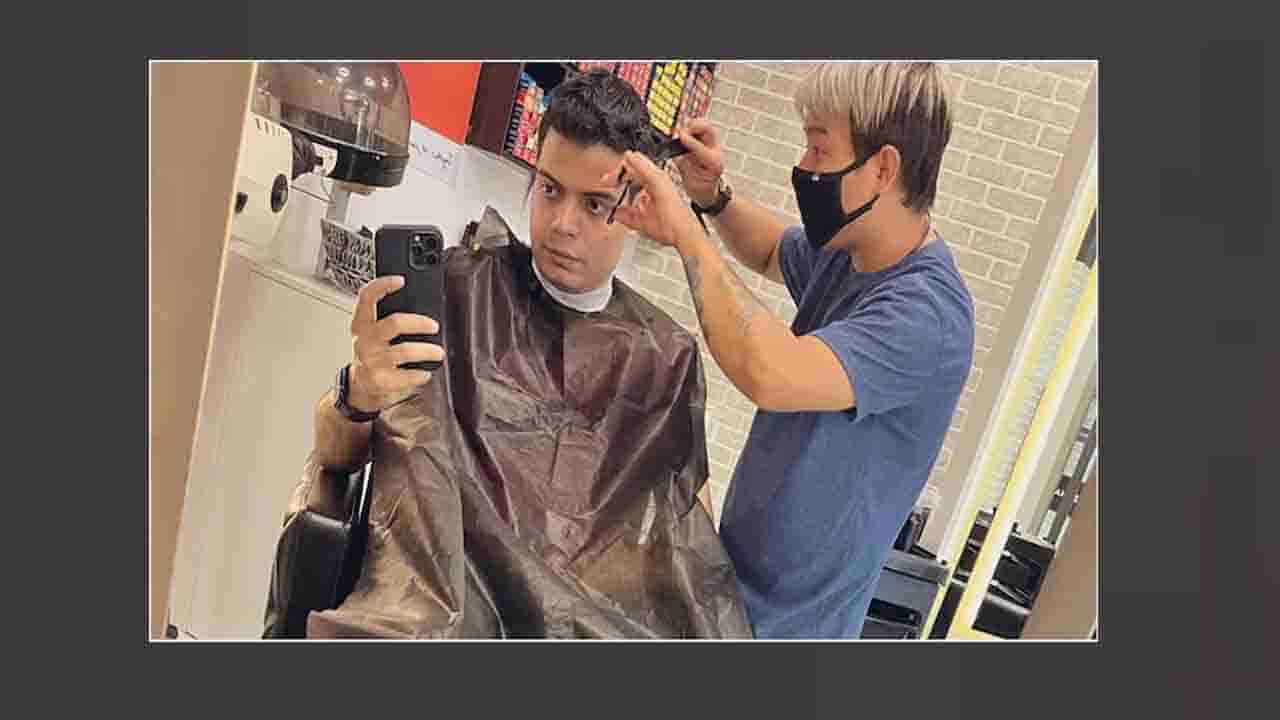 ಮೀಟಿಂಗ್ ಫ್ರಂ ಸಲೂನ್; ಹೇರ್ಕಟ್ ಮಾಡಿಸಿಕೊಳ್ಳುತ್ತ ಮೀಟಿಂಗ್ ಮಾಡುತ್ತಿರುವ ಸ್ಟಾರ್ಟ್ಅಪ್ನ ಸ್ಥಾಪಕ