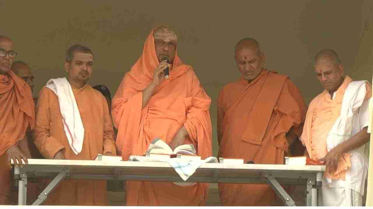 Siddeshwar Swamiji Health : ಸಿದ್ದೇಶ್ವರ ಸ್ವಾಮೀಜಿ ಆರೋಗ್ಯ ಹೇಗಿದೆ? ಮಾಹಿತಿ ನೀಡಿದ ಡಿಸಿ, ಎಸ್ಪಿ, ವೈದ್ಯ, ಊಹಾಪೋಹಗಳಿಗೆ ತೆರೆ