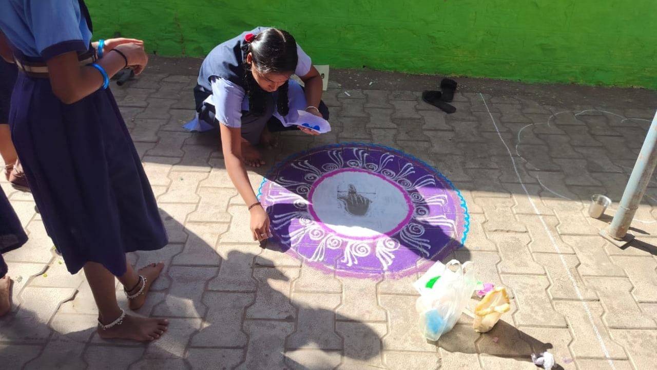 Voting awareness Program in Gadag Dirstict Mulagund Pattana; Satudents and Rangoli drawing