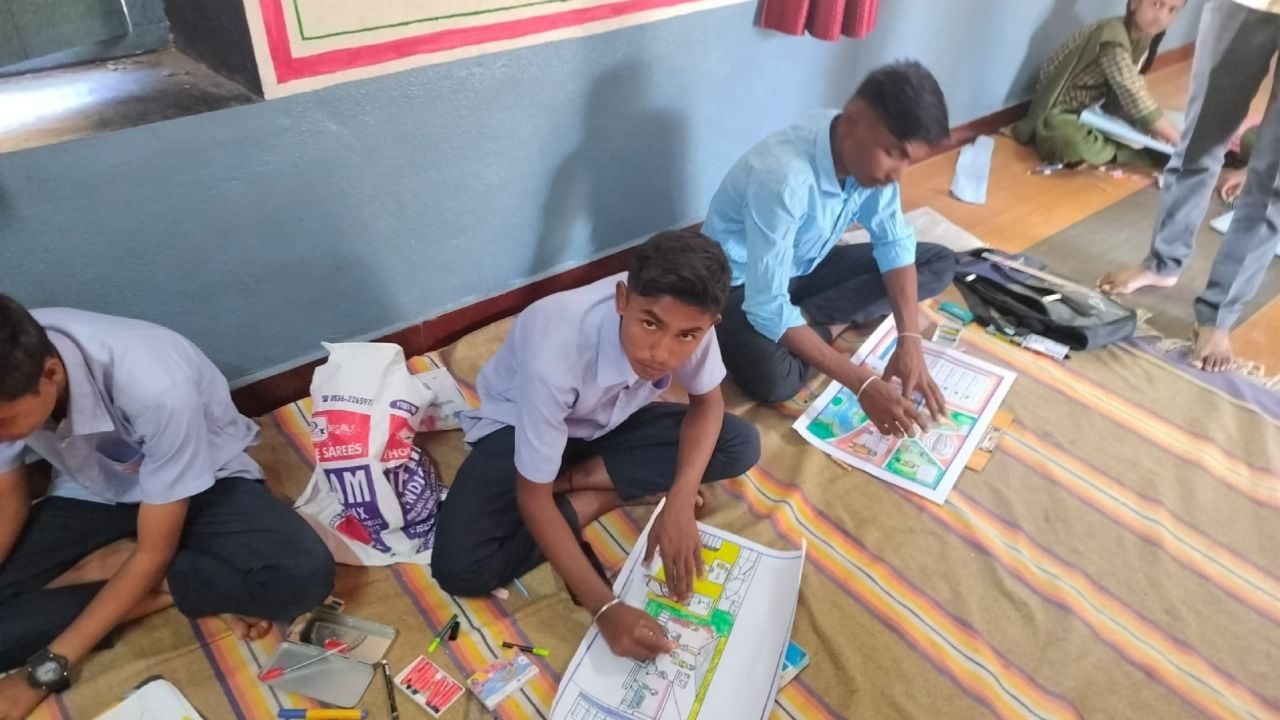 Voting awareness Program in Gadag Dirstict Mulagund Pattana; Satudents and Rangoli drawing