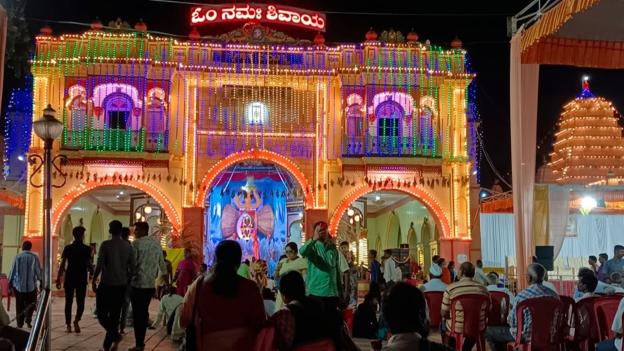 Mahashivratri 2023: Hubli Shree Siddaroodha Swamiji shivaratri special pooja and alankara