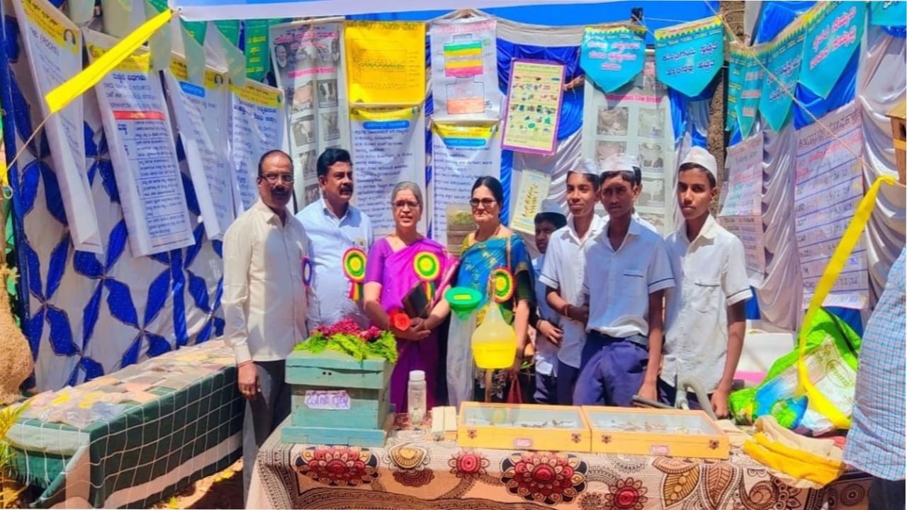 Haveri Gandhi Grameen Gurukul Residential School Children got first prize in State level competition