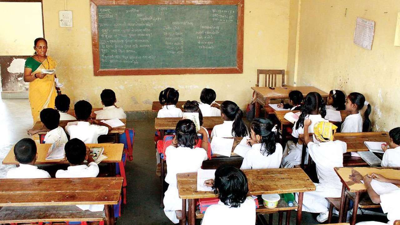 Unauthorised Schools: ಕರ್ನಾಟಕದಲ್ಲಿ 1,300 ಕ್ಕೂ ಹೆಚ್ಚು ಅನಧಿಕೃತ ಖಾಸಗಿ ಶಾಲೆಗಳು ಪತ್ತೆ! Unauthorised Schools: ಕರ್ನಾಟಕದಲ್ಲಿ 1,300 ಕ್ಕೂ ಹೆಚ್ಚು ಅನಧಿಕೃತ ಖಾಸಗಿ ಶಾಲೆಗಳು ಪತ್ತೆ!