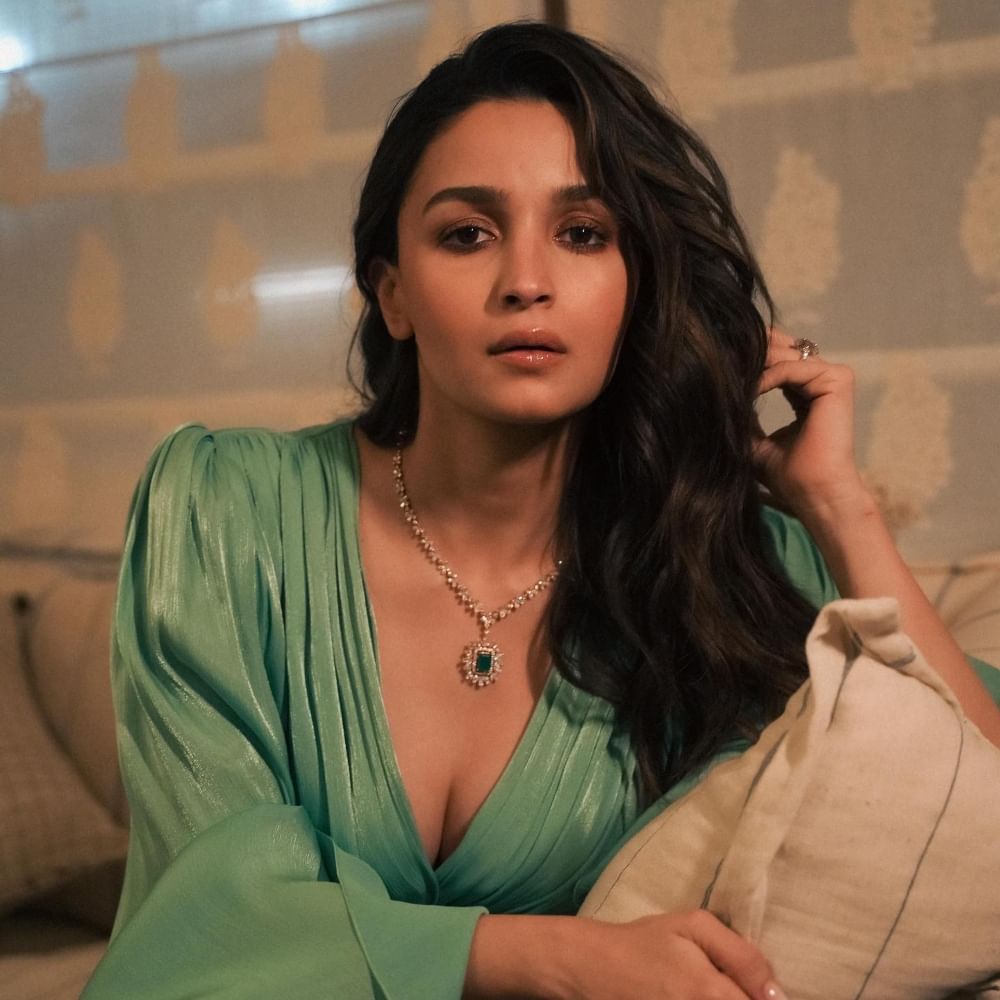 ಆಲಿಯಾ ಭಟ್ ಅವರ ನಟನೆಯ ‘ರಾಕಿ ಔರ್ ರಾಣಿ ಕಿ ಪ್ರೇಮ್ ಕಹಾನಿ’ ಸಿನಿಮಾ ರಿಲೀಸ್ಗೆ ರೆಡಿ ಇದೆ. ಈ ಚಿತ್ರದಲ್ಲಿ ರಣವೀರ್ಗೆ ಜೊತೆಯಾಗಿ ಆಲಿಯಾ ಕಾಣಿಸಿಕೊಂಡಿದ್ದಾರೆ.