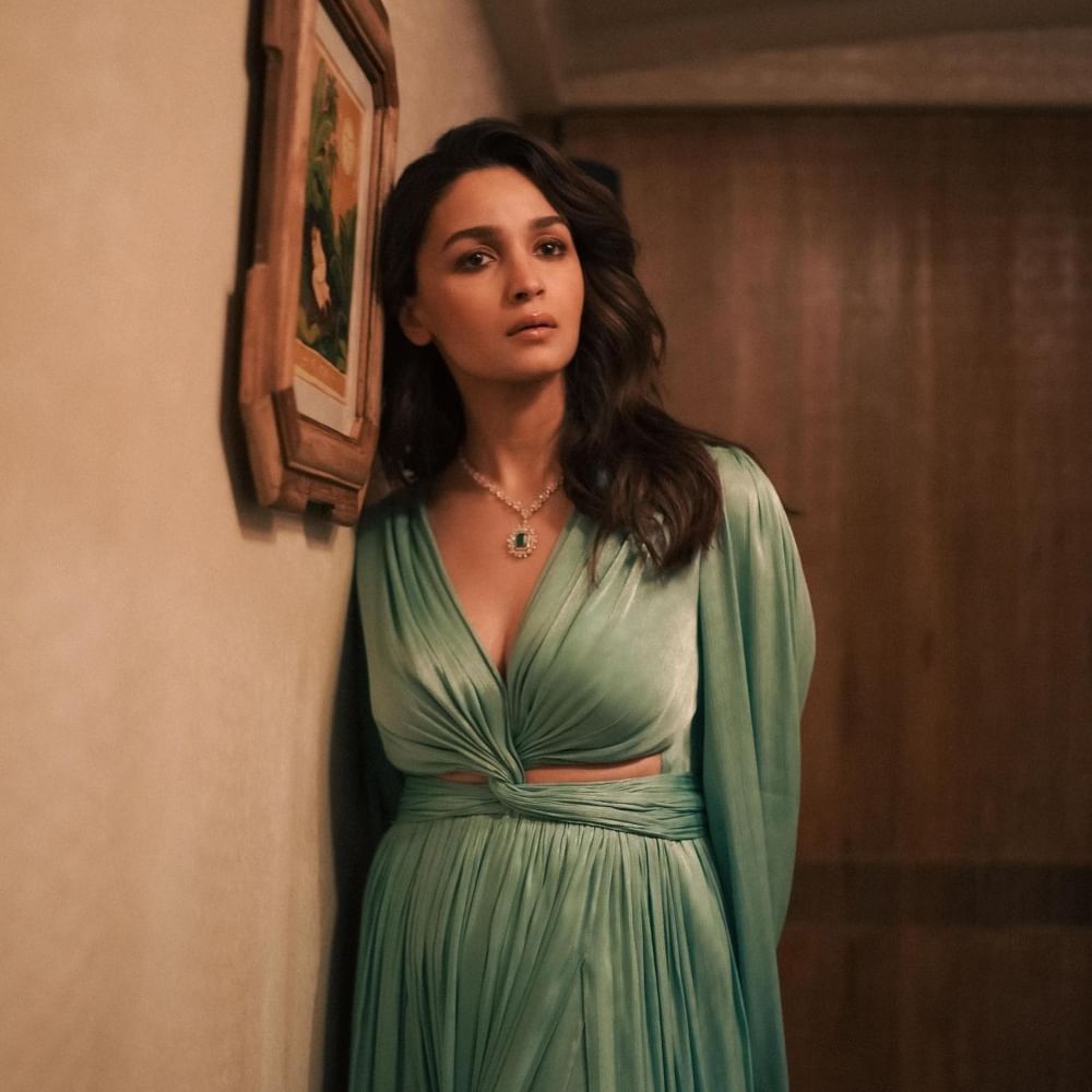 ಆಲಿಯಾ ಭಟ್ ಅವರು ಕುಟುಂಬದ ಆರೈಕೆಯಲ್ಲಿ ಬ್ಯುಸಿ ಇರುವುದರಿಂದ ಅವರು ನಟನೆಯಿಂದ ಅಂತರ ಕಾಯ್ದುಕೊಂಡಿದ್ದಾರೆ. ಹಾಗಂತ ಅವರು ಜಿಮ್ನಲ್ಲಿ ವರ್ಕೌಟ್ ಮಾಡುವುದನ್ನು ತಪ್ಪಿಸಿಲ್ಲ.